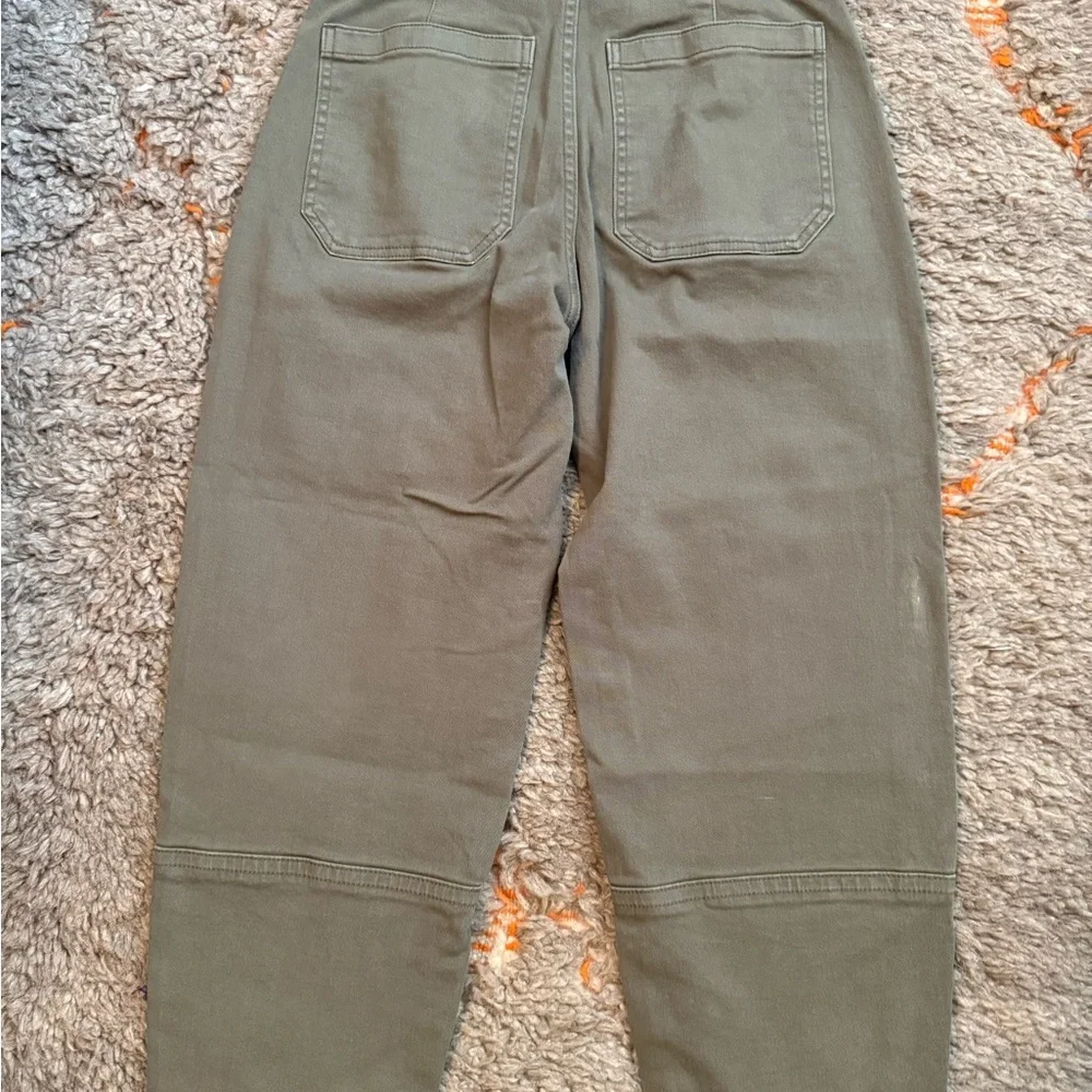 Everlane Utility Barrel Pant Kalamata - Picture 5 of 9